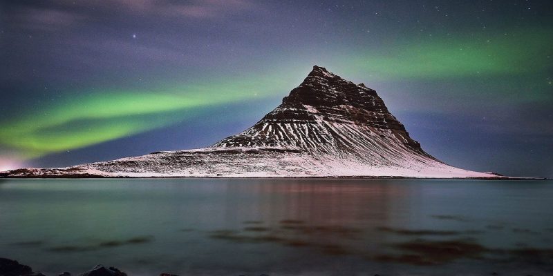 IJsland-winter-Noorderlicht-boven-kirkjufell-berg