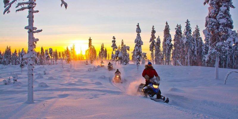 Meerdaagse sneeuwscootertocht avontuur in Lapland