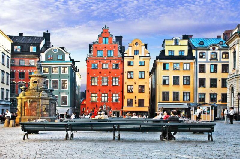 Kleurrijke huisjes in de wijk Gamla Stan in Stockholm