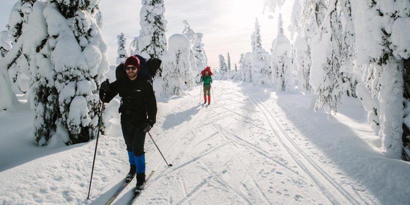 Langlauf ski in Finland in de winter