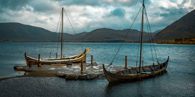 Replicas-van-Vikingschepen-op-de-Lofoten-ontdek-de-Noorse-vikinggeschiedenis-met-Nordic-1