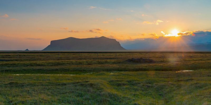 Zonsondergang-op-IJsland-naar-IJsland-met-Nordic-©Benny-Petak