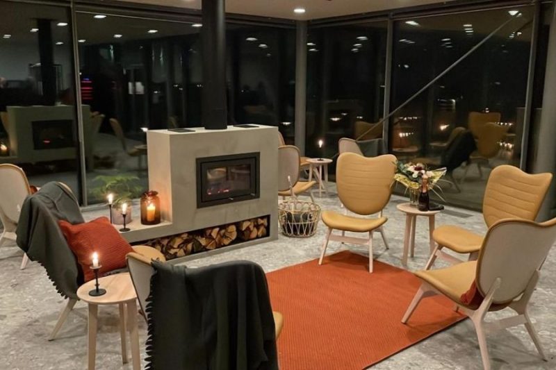 Moderne lounge van de Lapland View Lodge